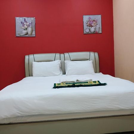 Hotel Puteri Miqaila Seri Iskandar Exterior photo