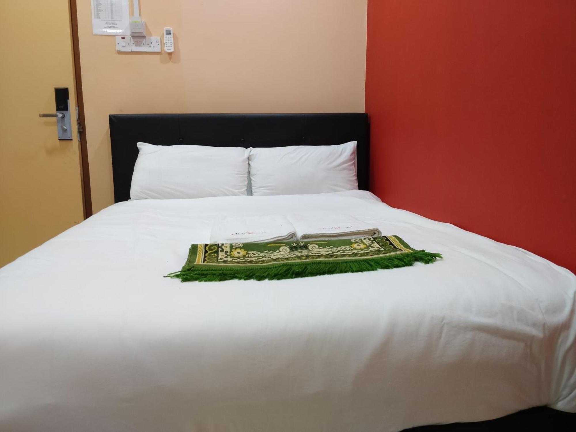 Hotel Puteri Miqaila Seri Iskandar Exterior photo