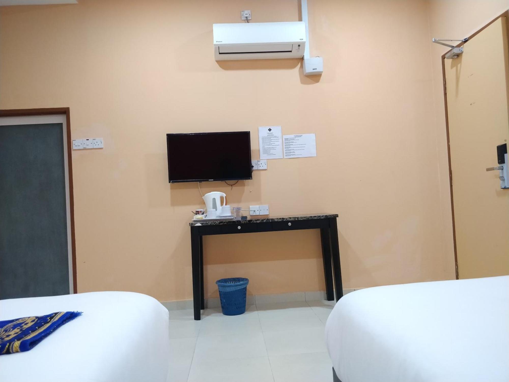 Hotel Puteri Miqaila Seri Iskandar Exterior photo