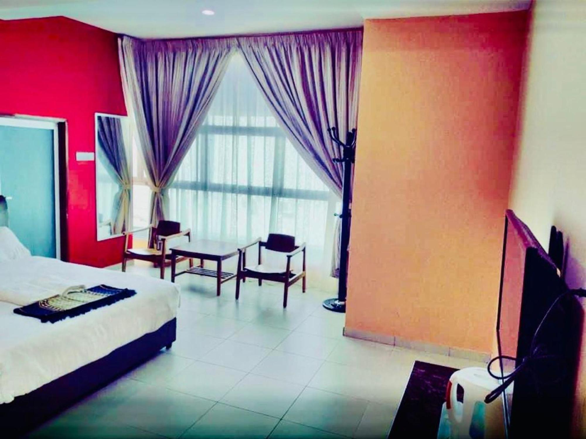 Hotel Puteri Miqaila Seri Iskandar Exterior photo