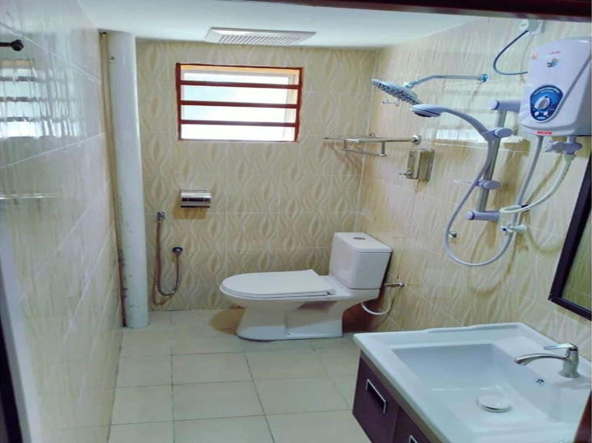 Hotel Puteri Miqaila Seri Iskandar Exterior photo
