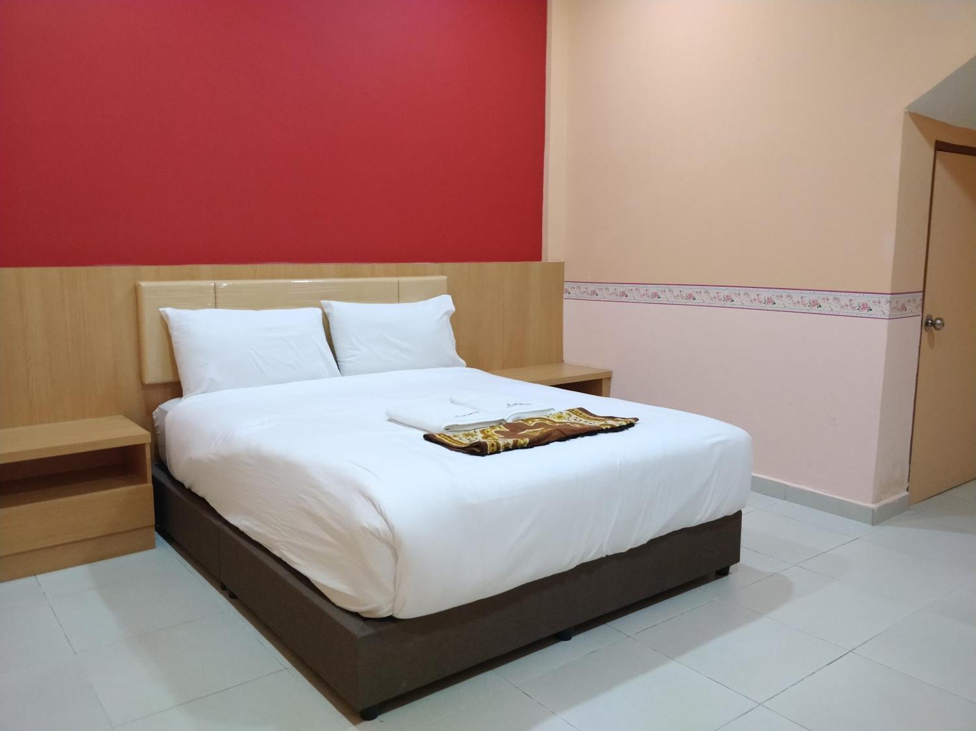 Hotel Puteri Miqaila Seri Iskandar Exterior photo